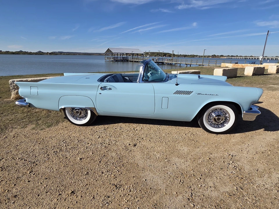 1957 Ford Thunderbird 1st Gen - Image 26 of 31