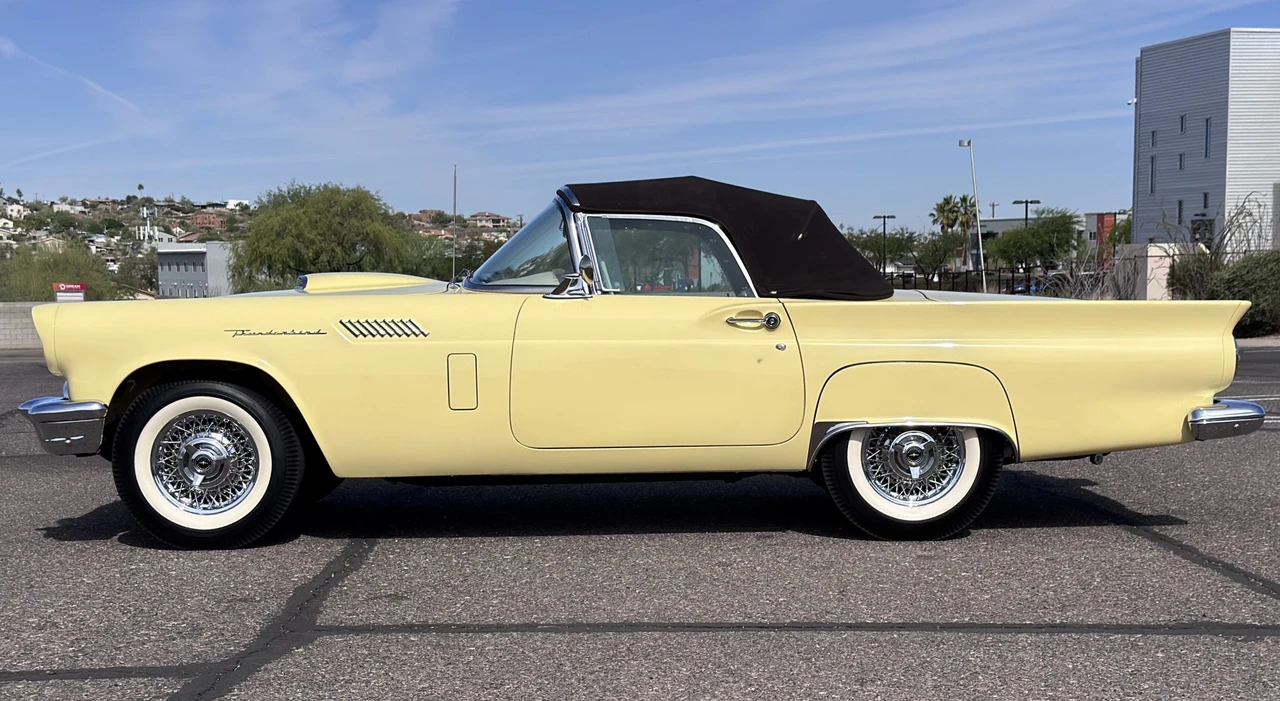 1957 Ford Thunderbird 1st Gen - Image 26 of 31