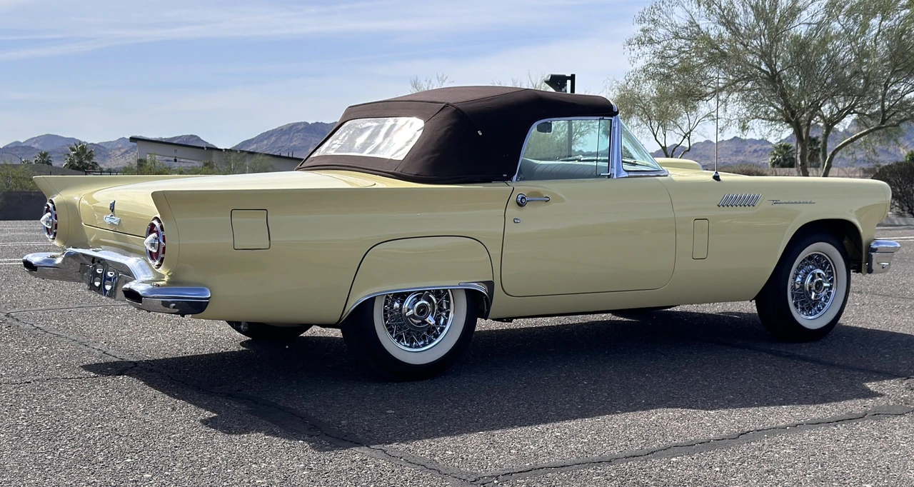 1957 Ford Thunderbird 1st Gen - Image 21 of 31