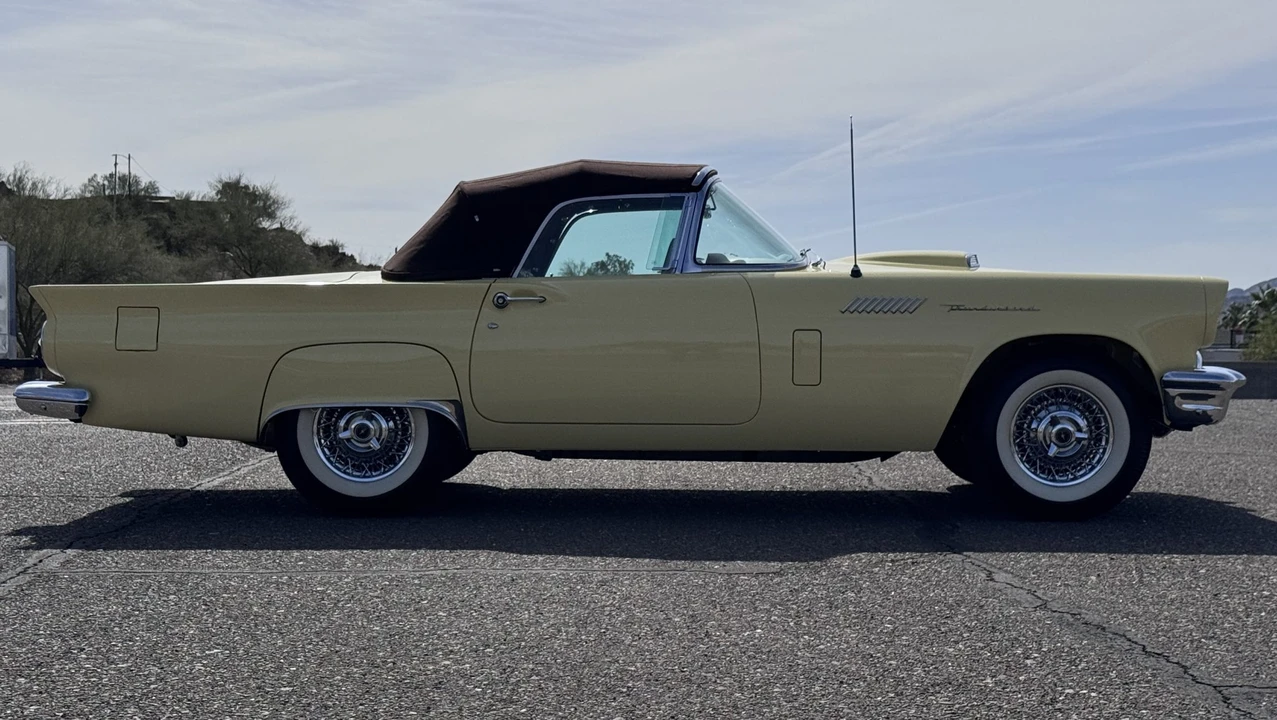 1957 Ford Thunderbird 1st Gen - Image 20 of 31