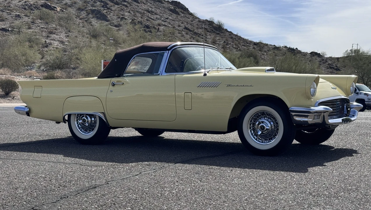 1957 Ford Thunderbird 1st Gen - Image 19 of 31