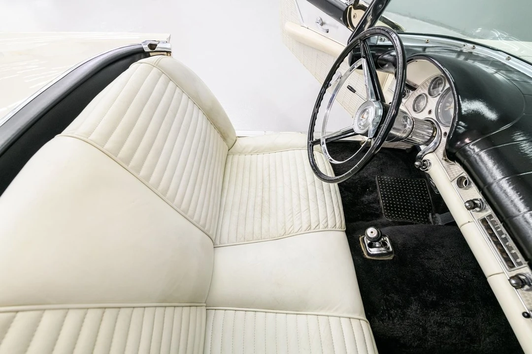 1957 Ford Thunderbird 1st Gen - Image 28 of 31