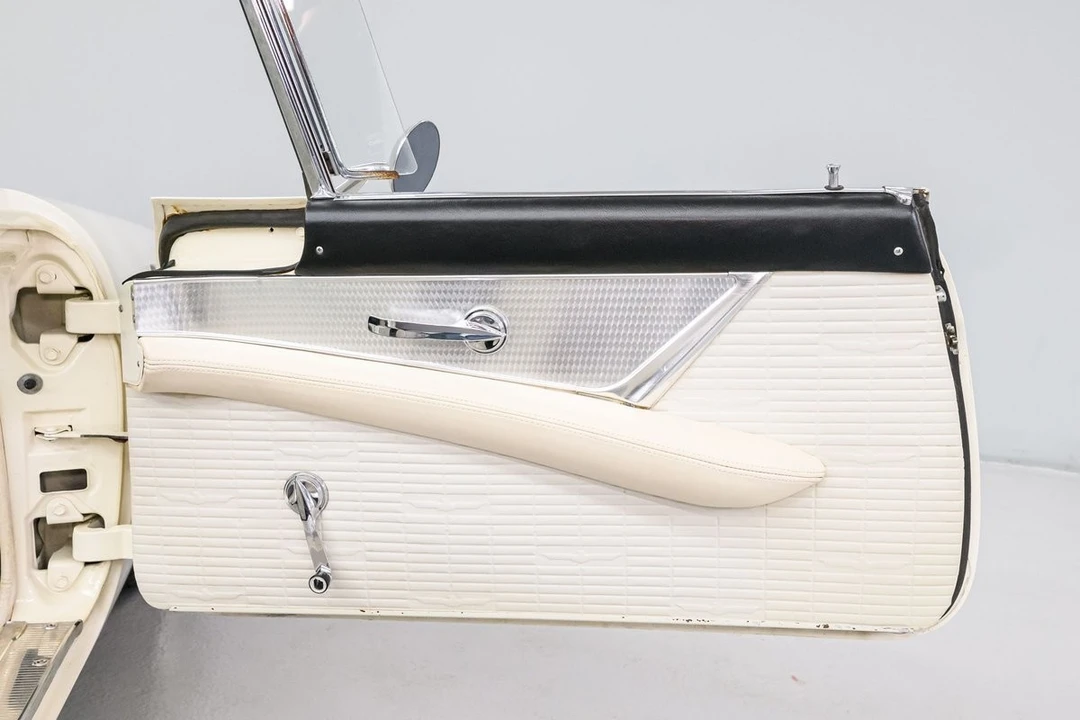 1957 Ford Thunderbird 1st Gen - Image 11 of 31