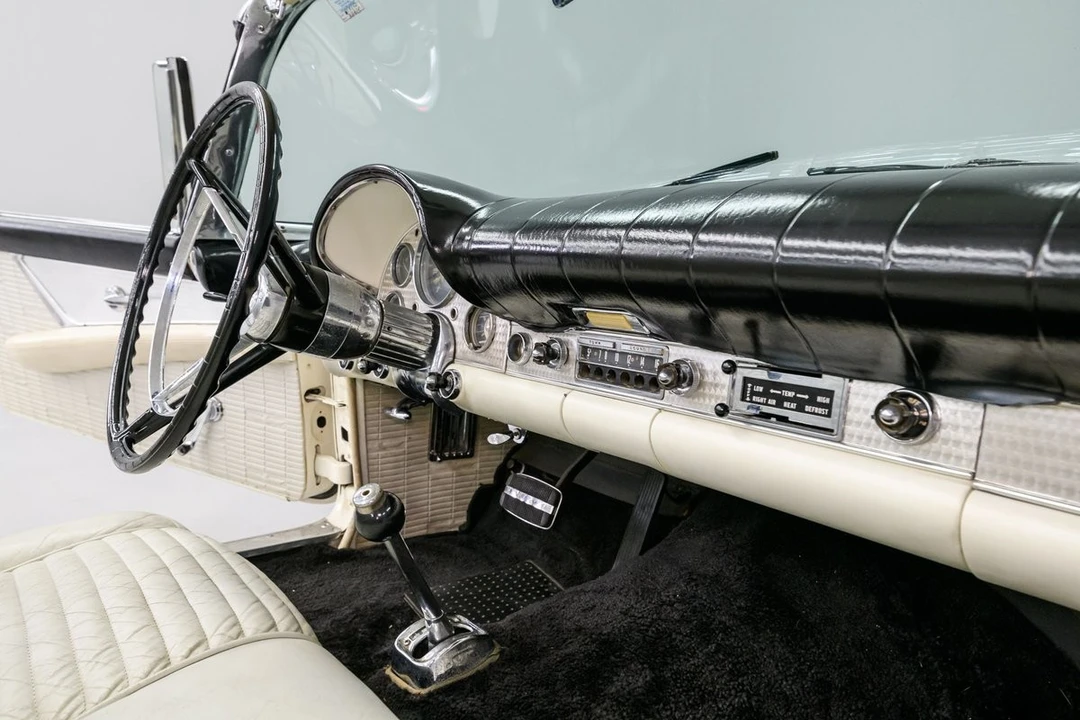 1957 Ford Thunderbird 1st Gen - Image 24 of 31