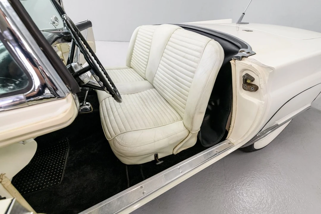 1957 Ford Thunderbird 1st Gen - Image 29 of 31