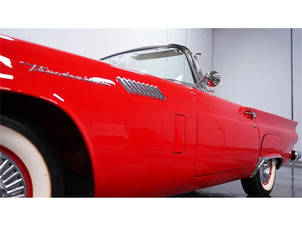 1957 Ford Thunderbird 1st Gen - Image 19 of 31