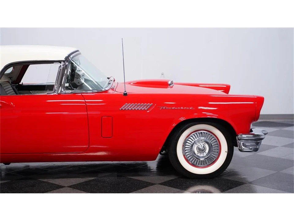 1957 Ford Thunderbird 1st Gen - Image 25 of 31