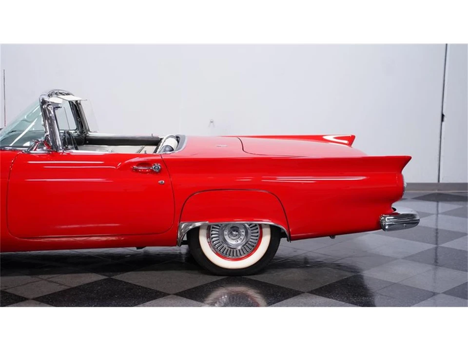 1957 Ford Thunderbird 1st Gen - Image 21 of 31