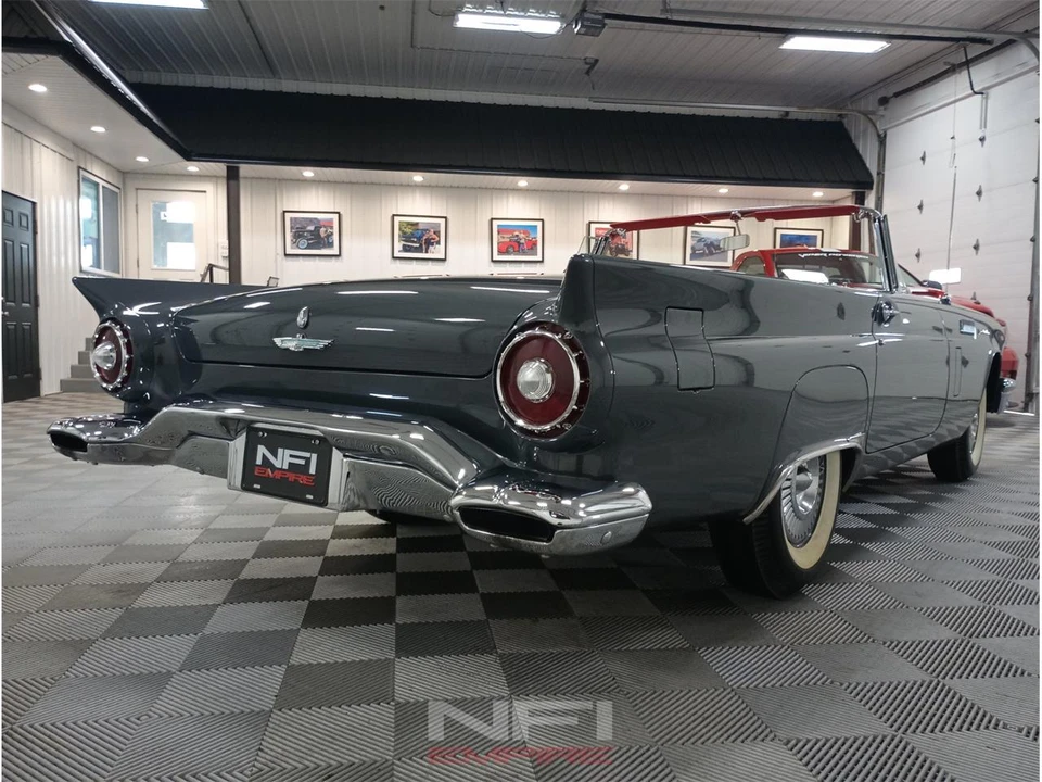1957 Ford Thunderbird 1st Gen - Image 27 of 31
