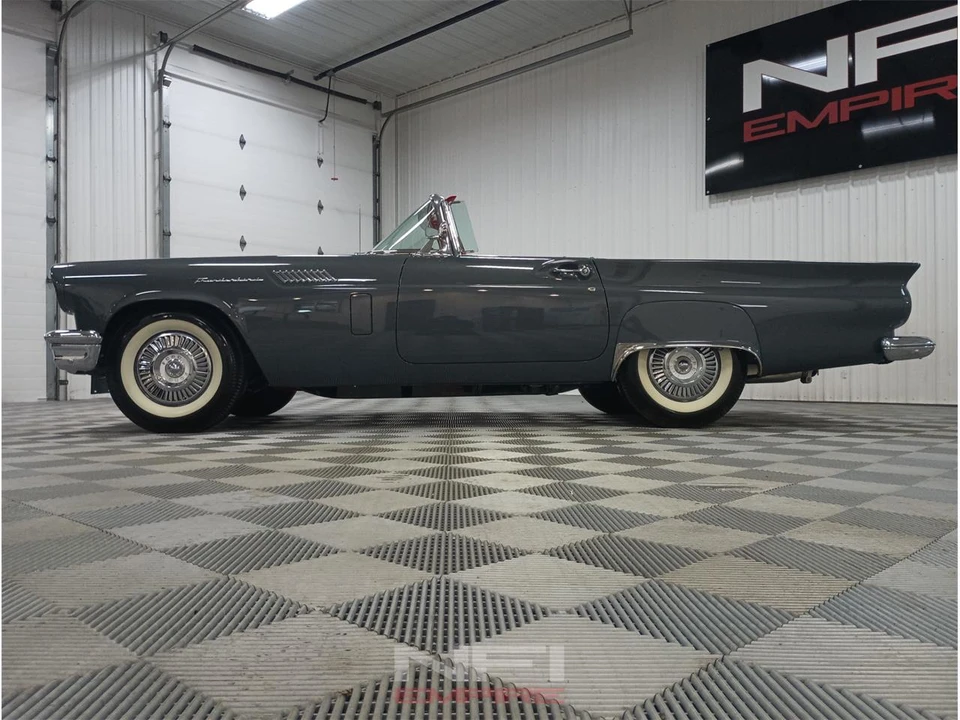1957 Ford Thunderbird 1st Gen - Image 20 of 31