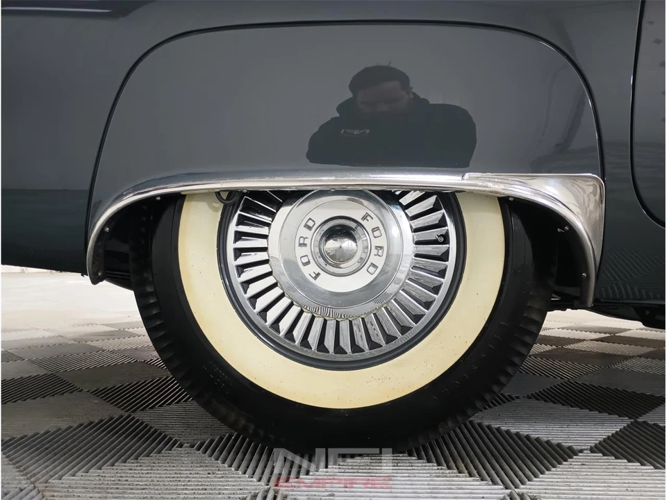 1957 Ford Thunderbird 1st Gen - Image 26 of 31