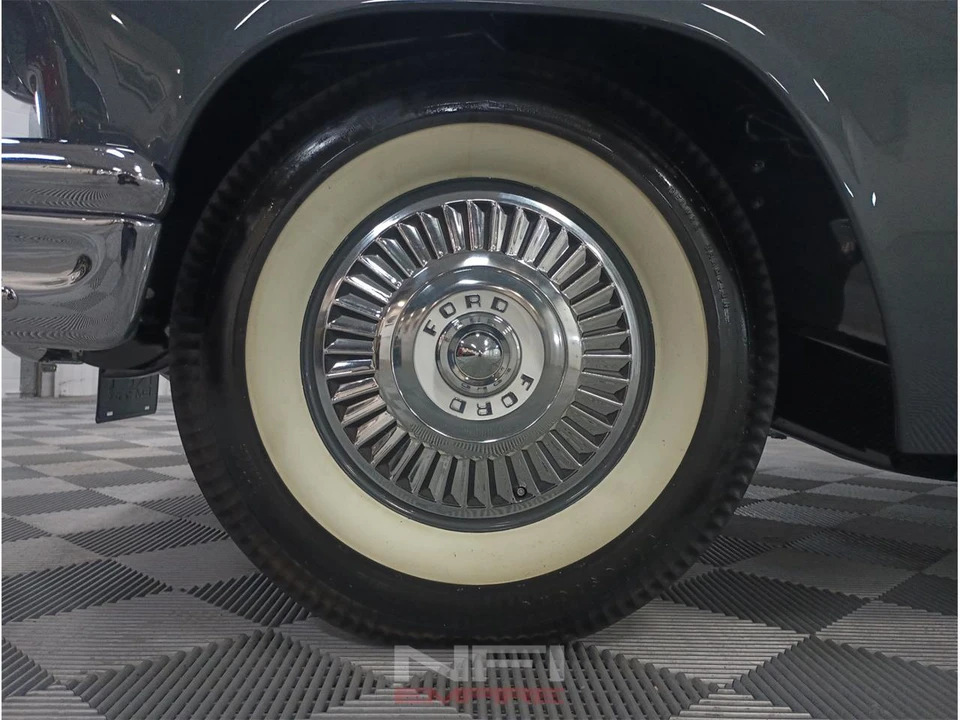 1957 Ford Thunderbird 1st Gen - Image 21 of 31