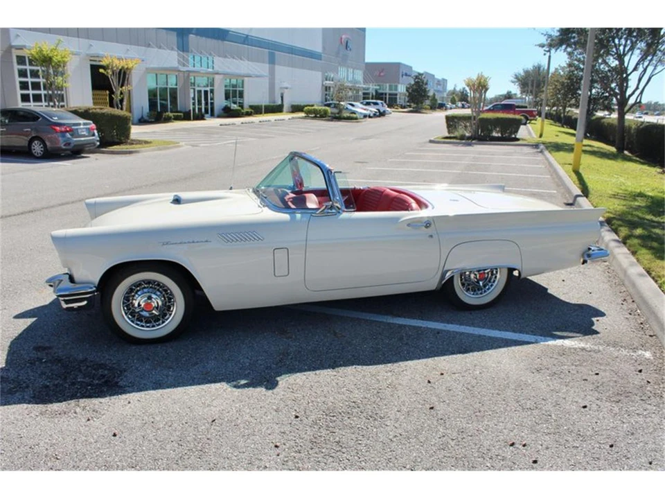 1957 Ford Thunderbird 1st Gen - Image 29 of 31