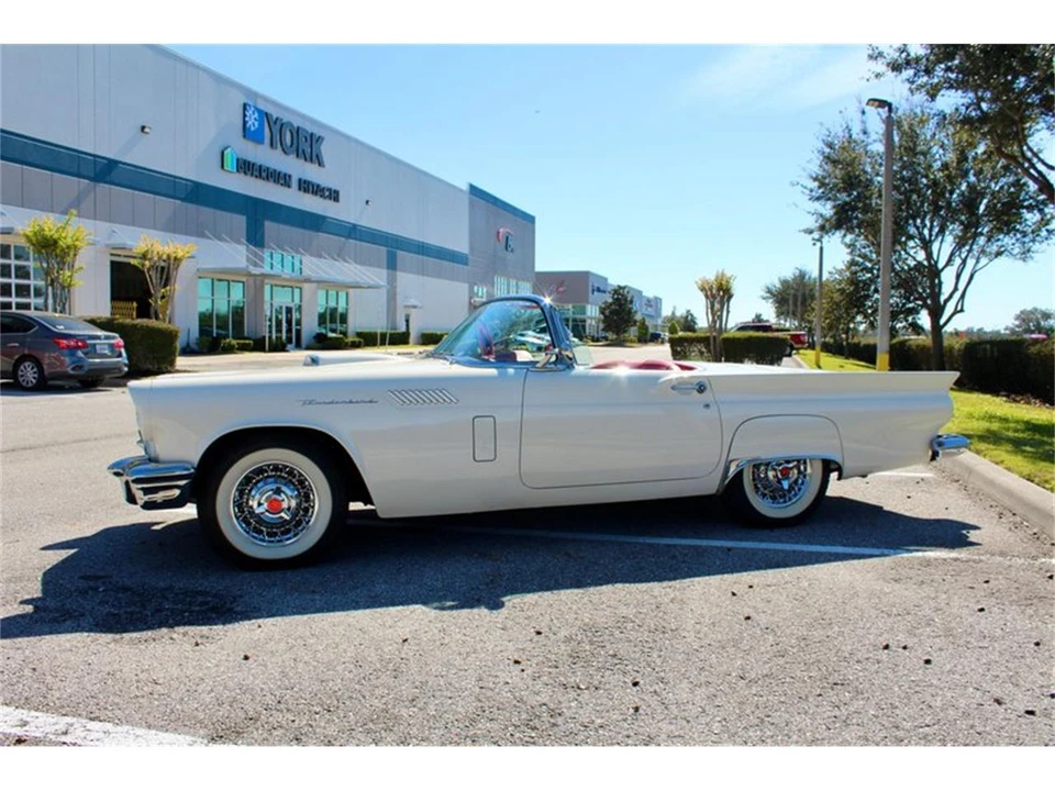 1957 Ford Thunderbird 1st Gen - Image 9 of 31