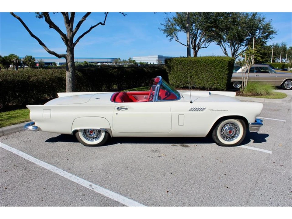 1957 Ford Thunderbird 1st Gen - Image 22 of 31