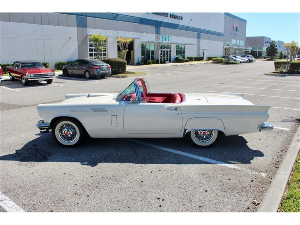 1957 Ford Thunderbird 1st Gen - Image 30 of 31