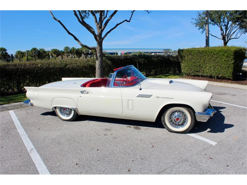 1957 Ford Thunderbird 1st Gen - Image 23 of 31