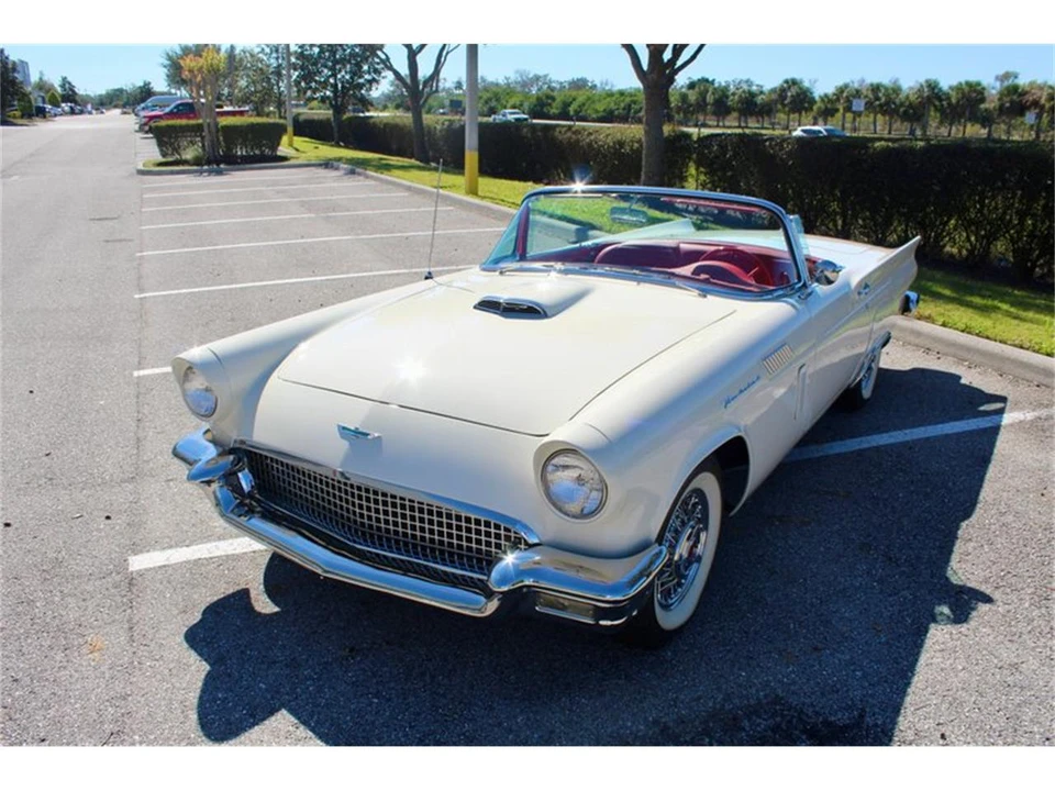 1957 Ford Thunderbird 1st Gen - Image 27 of 31