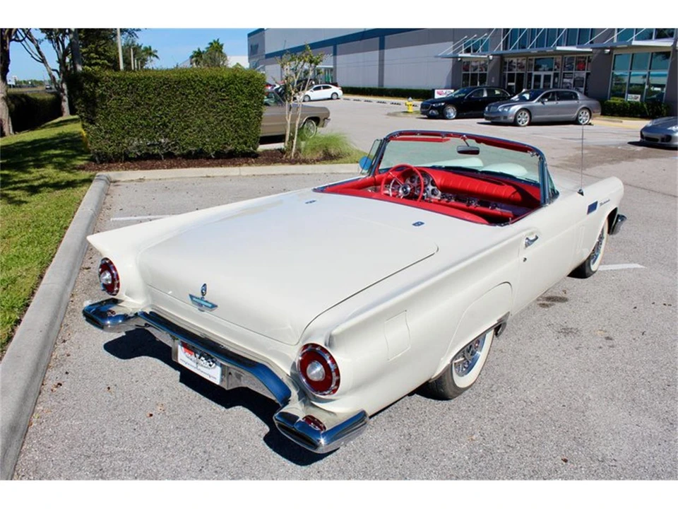 1957 Ford Thunderbird 1st Gen - Image 19 of 31