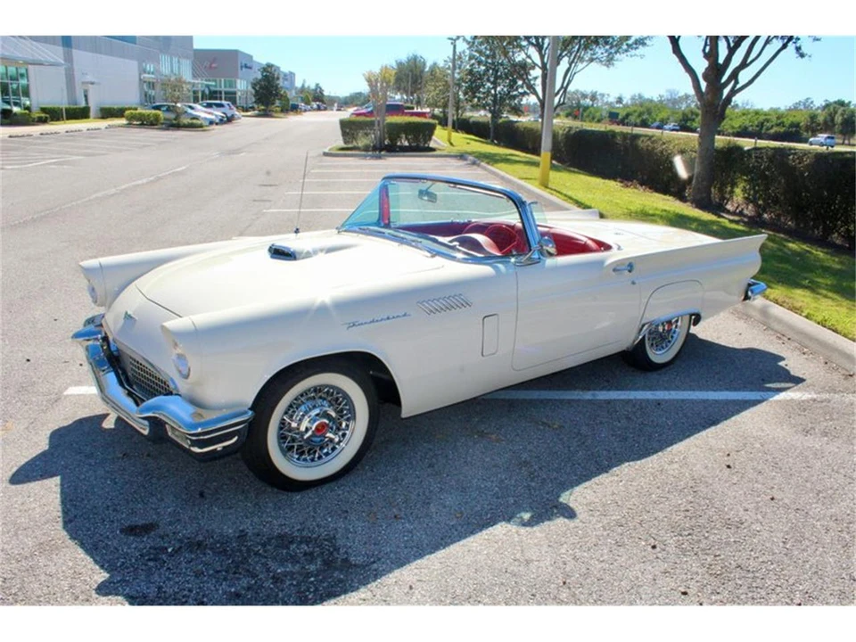 1957 Ford Thunderbird 1st Gen - Image 28 of 31