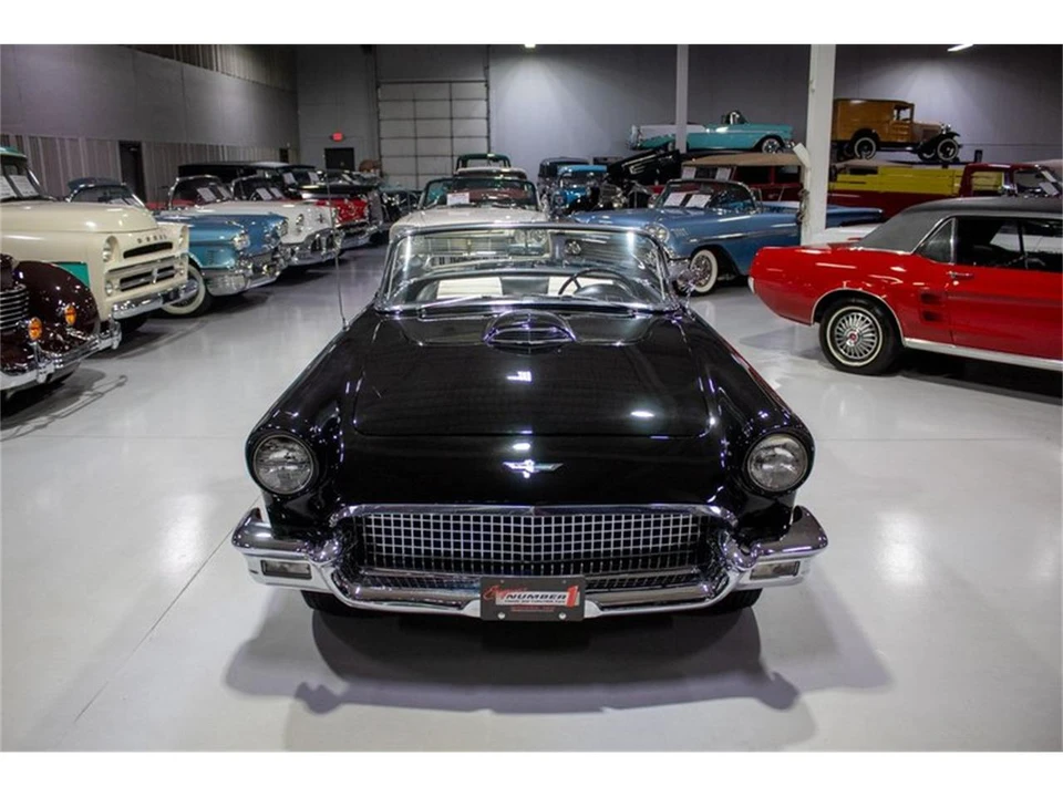 1957 Ford Thunderbird 1st Gen - Image 19 of 31