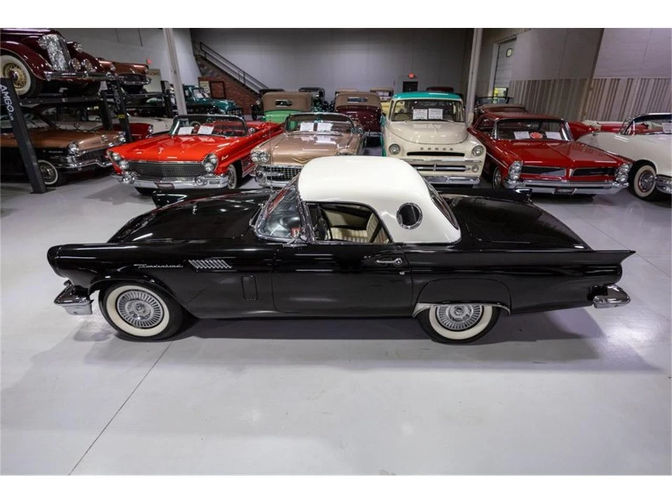 1957 Ford Thunderbird 1st Gen - Image 17 of 31