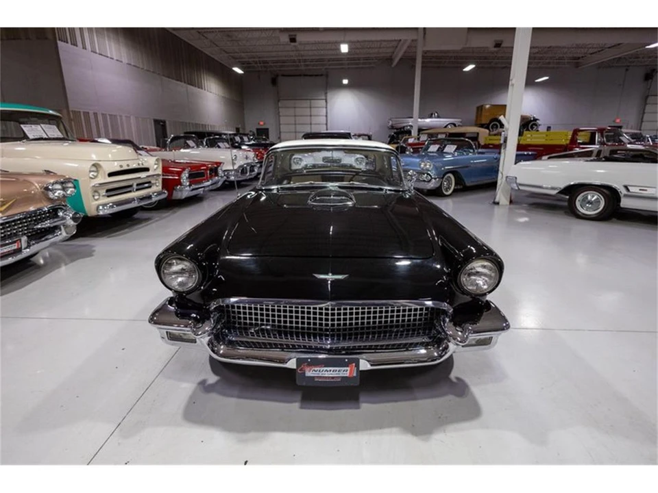 1957 Ford Thunderbird 1st Gen - Image 27 of 31