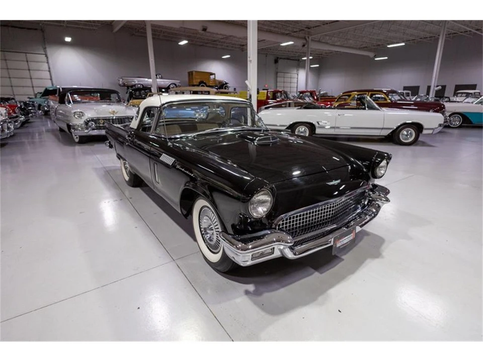 1957 Ford Thunderbird 1st Gen - Image 28 of 31