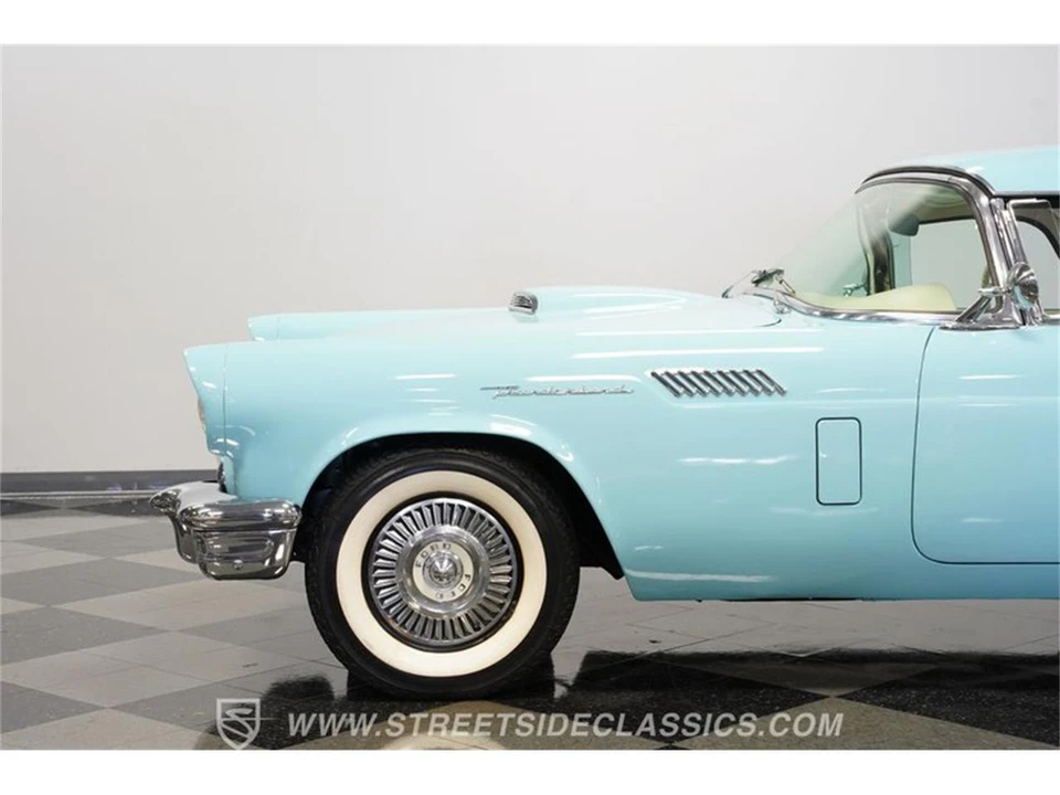 1957 Ford Thunderbird 1st Gen - Image 22 of 31