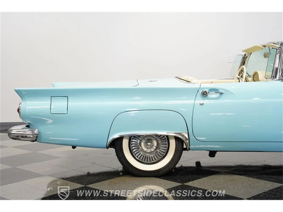 1957 Ford Thunderbird 1st Gen - Image 28 of 31