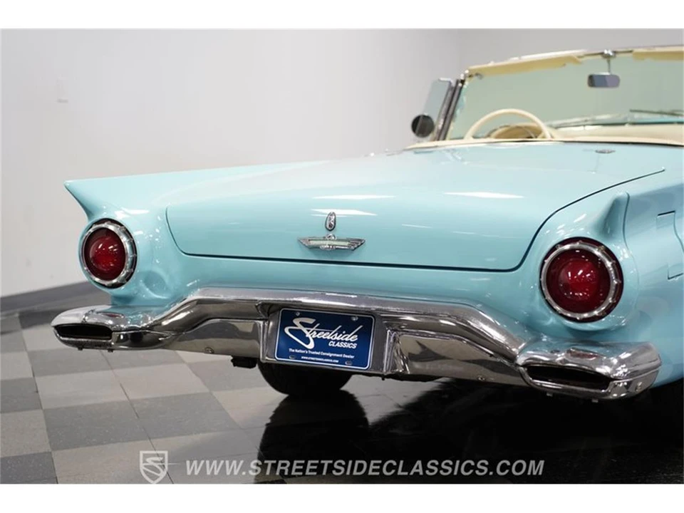 1957 Ford Thunderbird 1st Gen - Image 25 of 31