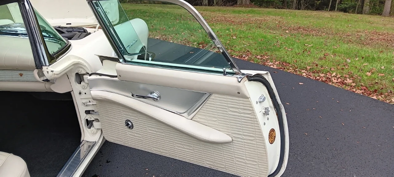 1957 Ford Thunderbird 1st Gen - Image 19 of 21