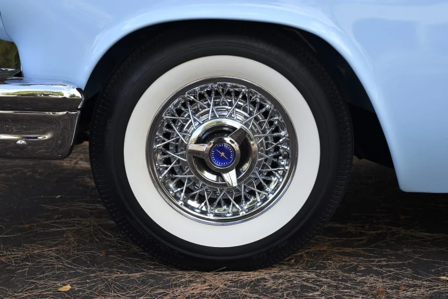 1957 Ford Thunderbird 1st Gen - Image 28 of 31