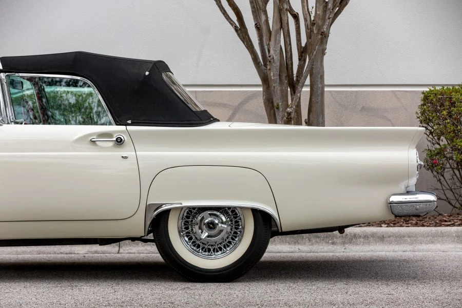 1957 Ford Thunderbird 1st Gen - Image 27 of 31
