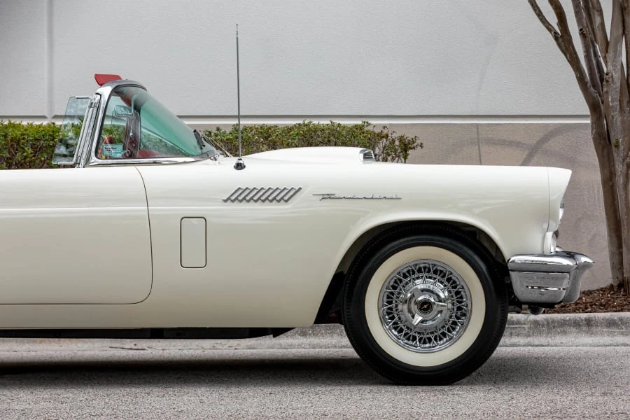 1957 Ford Thunderbird 1st Gen - Image 25 of 31