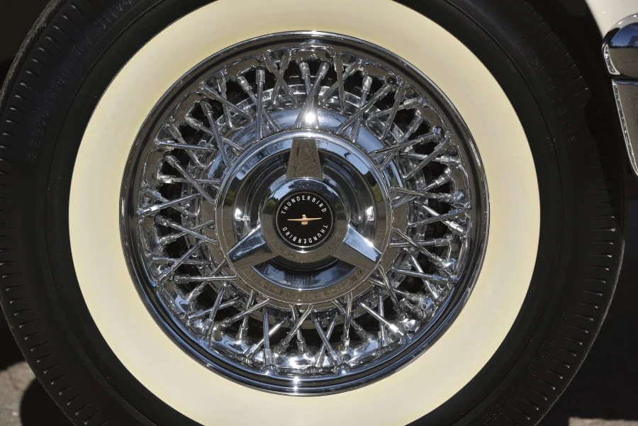 1957 Ford Thunderbird 1st Gen - Image 21 of 31