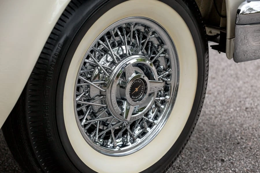 1957 Ford Thunderbird 1st Gen - Image 29 of 31