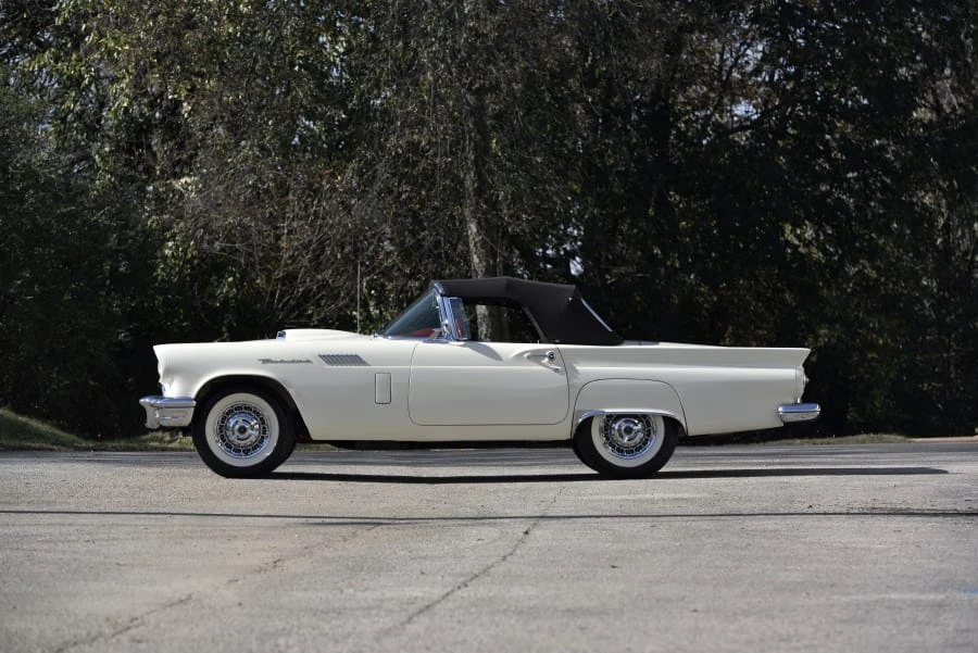 1957 Ford Thunderbird 1st Gen - Image 18 of 31
