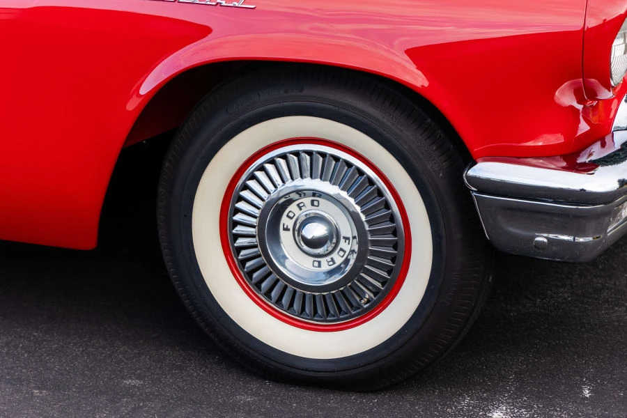 1957 Ford Thunderbird 1st Gen - Image 24 of 31