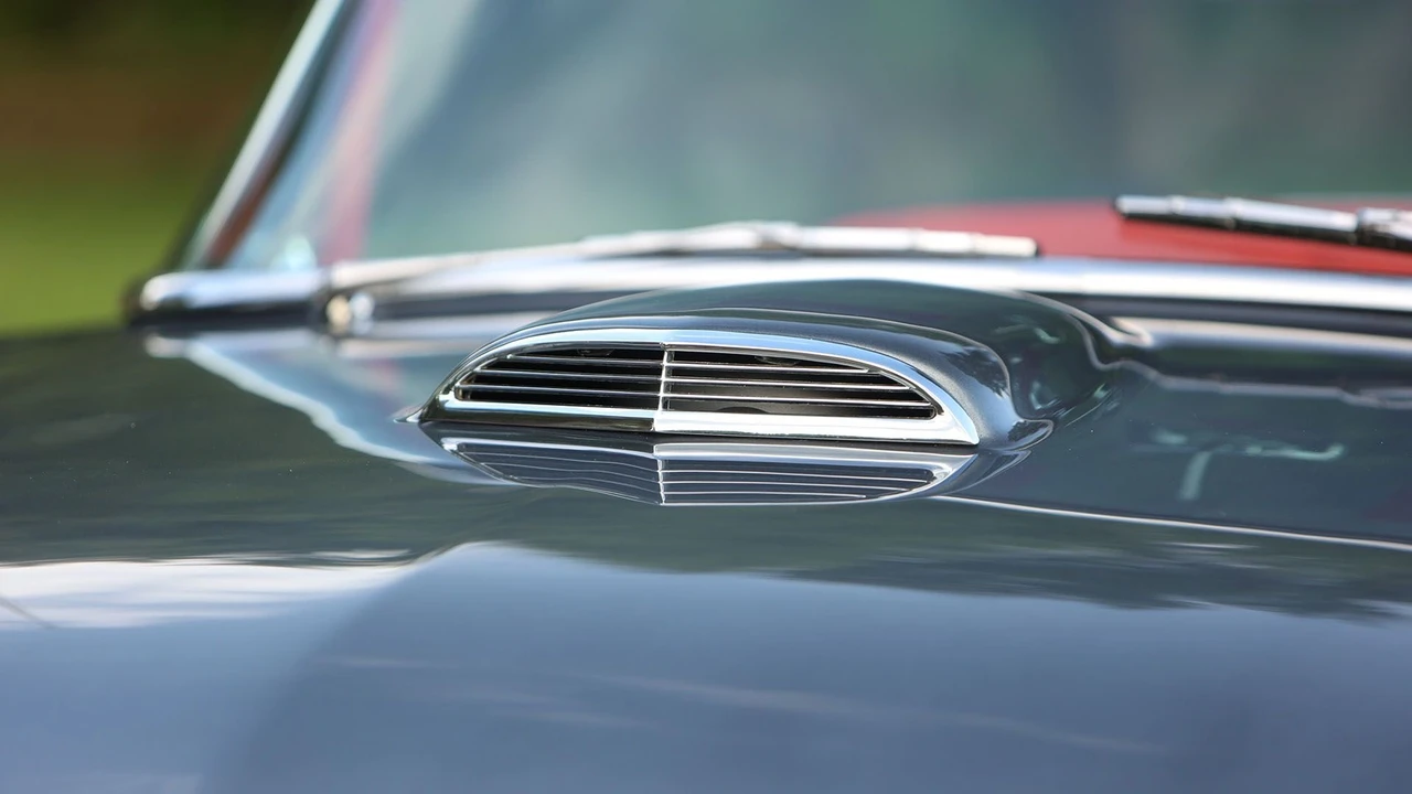 1957 Ford Thunderbird 1st Gen - Image 26 of 31