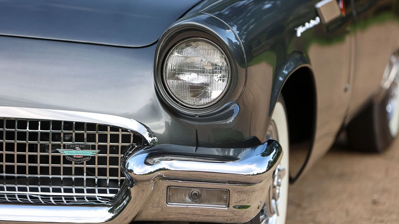1957 Ford Thunderbird 1st Gen - Image 21 of 31