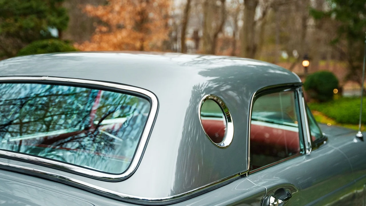 1957 Ford Thunderbird 1st Gen - Image 27 of 31