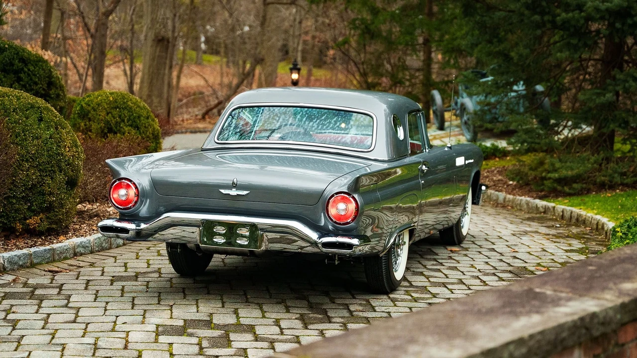 1957 Ford Thunderbird 1st Gen - Image 21 of 31