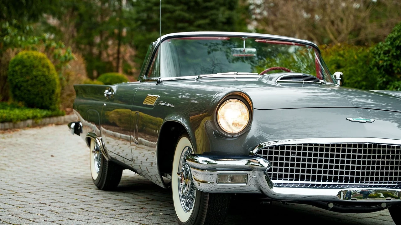 1957 Ford Thunderbird 1st Gen - Image 25 of 31