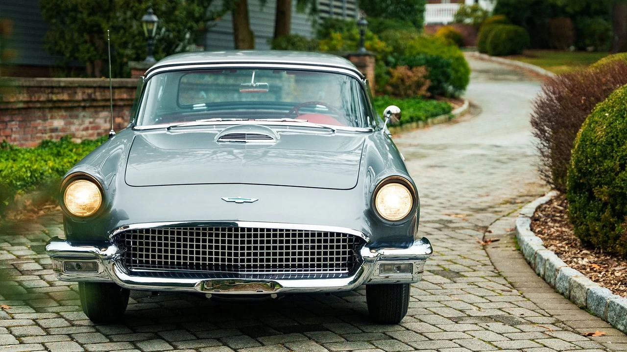 1957 Ford Thunderbird 1st Gen - Image 24 of 31