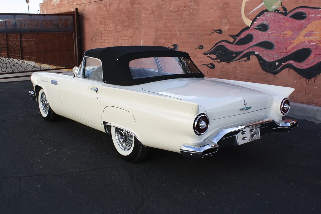 1957 Ford Thunderbird 1st Gen - Image 28 of 31