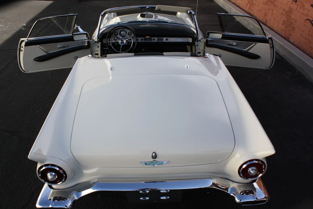 1957 Ford Thunderbird 1st Gen - Image 21 of 31