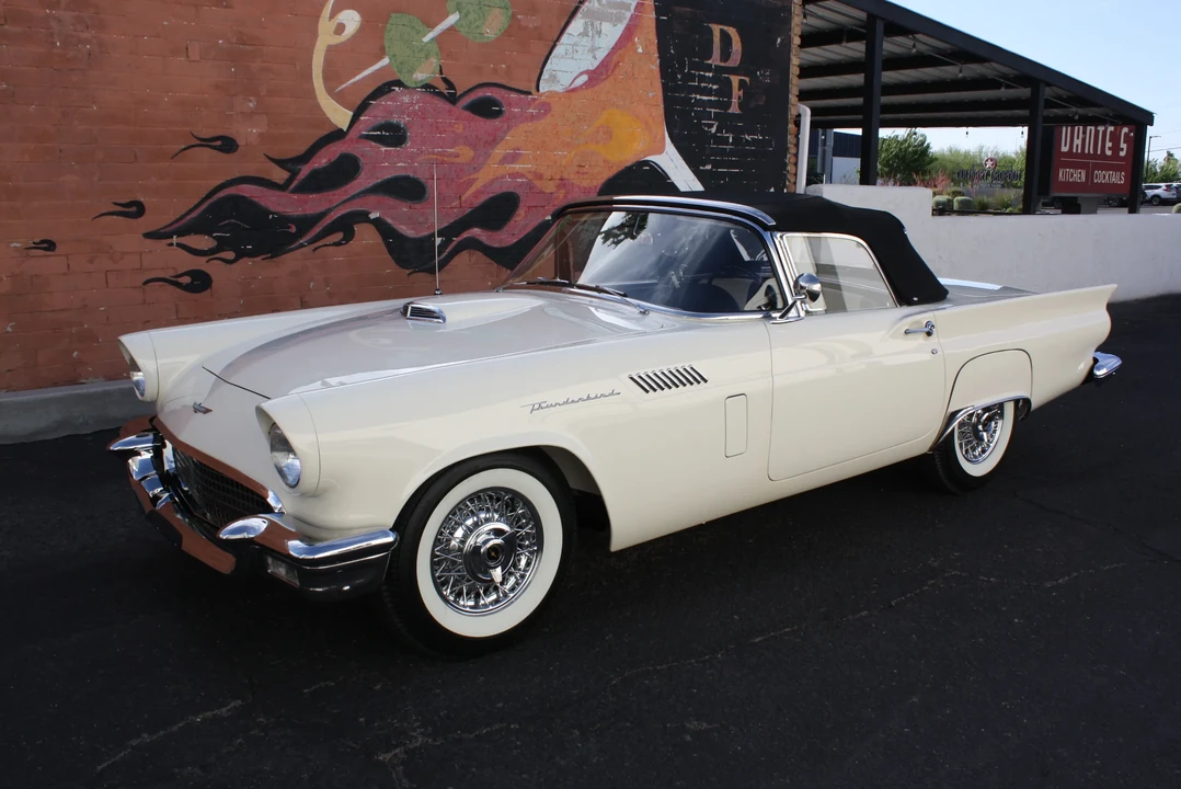 1957 Ford Thunderbird 1st Gen - Image 24 of 31