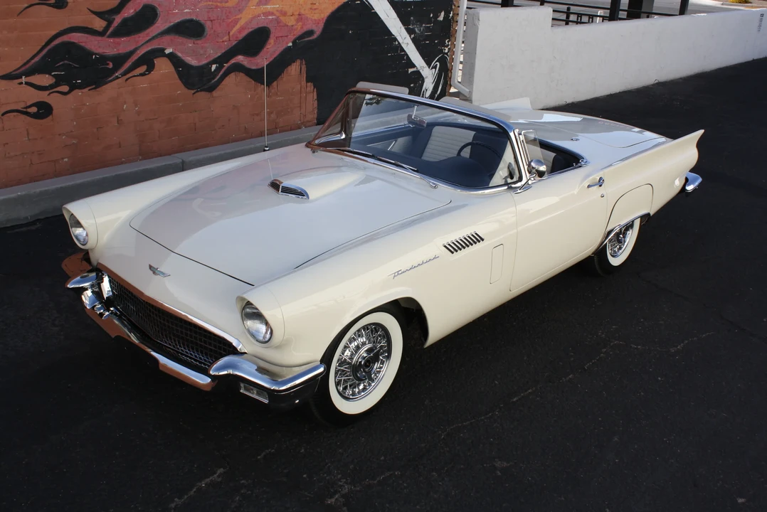 1957 Ford Thunderbird 1st Gen - Image 22 of 31