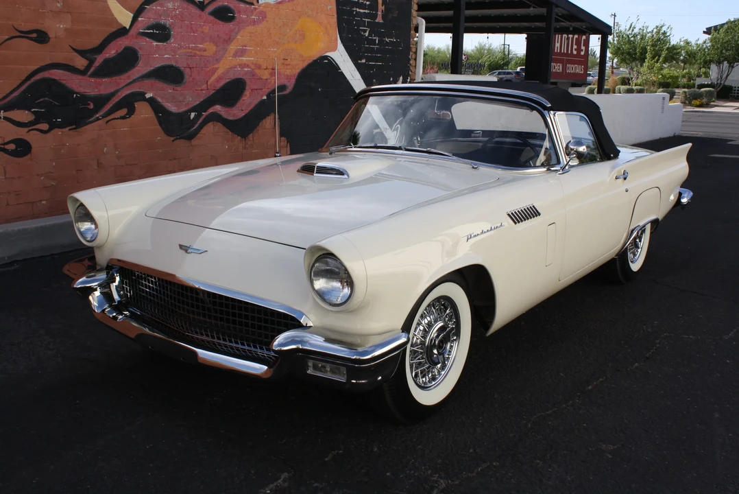 1957 Ford Thunderbird 1st Gen - Image 23 of 31